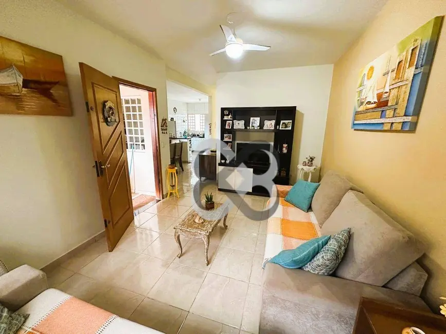 Casa com 3 quartos à venda, 190m2 em San Fernando, Londrina - PR - imagem 4 Foto 4 de Casa com 3 quartos à venda, 190m2 em San Fernando, Londrina - PR