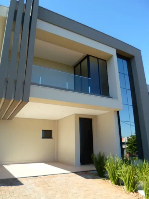 Sobrado com 4 quartos à venda, 251m2 em Conjunto Habitacional Alexandre Urbanas, Londrina - PR - imagem 4 Foto 4 de Sobrado com 4 quartos à venda, 251m2 em Conjunto Habitacional Alexandre Urbanas, Londrina - PR