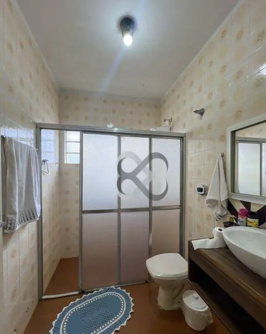 Casa com 3 quartos à venda, 345m2 em Londrina - PR - imagem 7 Foto 7 de Casa com 3 quartos à venda, 345m2 em Londrina - PR