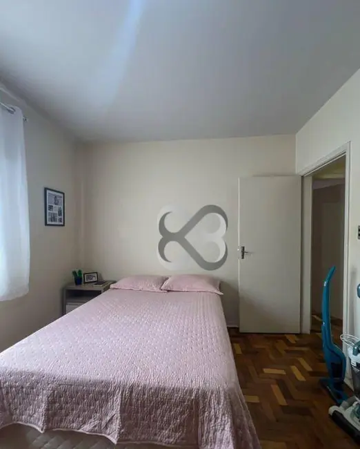 Casa com 3 quartos à venda, 345m2 em Londrina - PR - imagem 4 Foto 4 de Casa com 3 quartos à venda, 345m2 em Londrina - PR