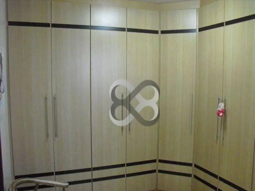 Casa com 3 quartos à venda, 375m2 em Jardim Sumaré, Londrina - PR - imagem 9 Foto 9 de Casa com 3 quartos à venda, 375m2 em Jardim Sumaré, Londrina - PR