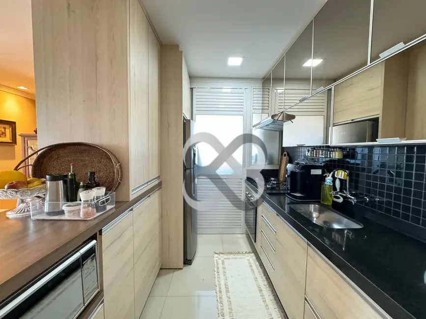 Apartamento com 3 quartos à venda, 113m2 em Petrópolis, Londrina - PR - imagem 9 Foto 9 de Apartamento com 3 quartos à venda, 113m2 em Petrópolis, Londrina - PR