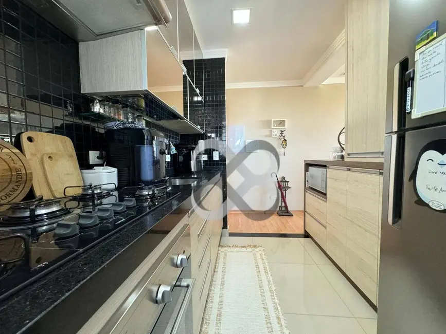 Apartamento com 3 quartos à venda, 113m2 em Petrópolis, Londrina - PR - imagem 7 Foto 7 de Apartamento com 3 quartos à venda, 113m2 em Petrópolis, Londrina - PR