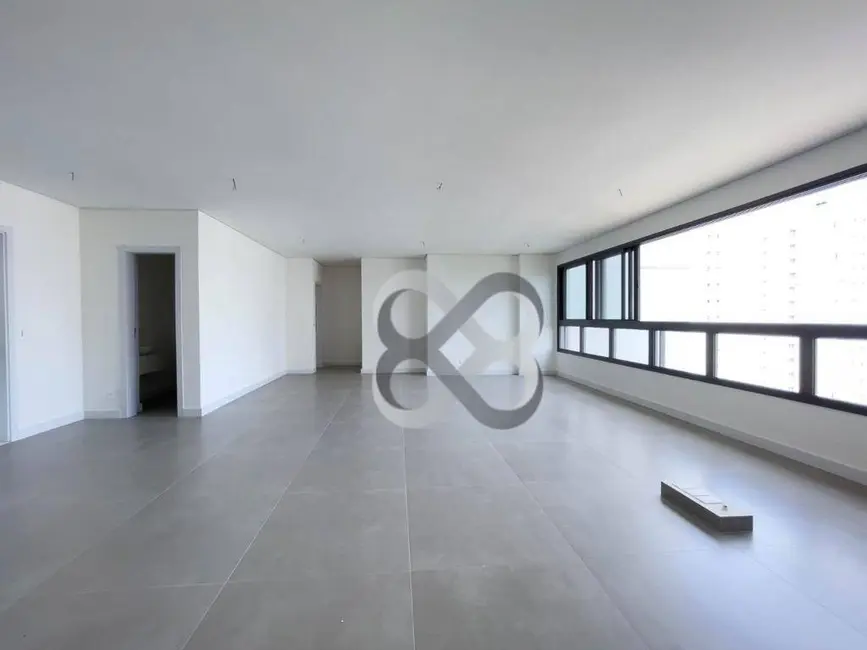 Apartamento com 3 quartos à venda, 139m2 em Londrina - PR - imagem 8 Foto 8 de Apartamento com 3 quartos à venda, 139m2 em Londrina - PR