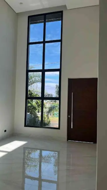 Casa de Condomínio com 3 quartos à venda, 250m2 em Conjunto Habitacional Alexandre Urbanas, Londrina - PR - imagem 4 Foto 4 de Casa de Condomínio com 3 quartos à venda, 250m2 em Conjunto Habitacional Alexandre Urbanas, Londrina - PR