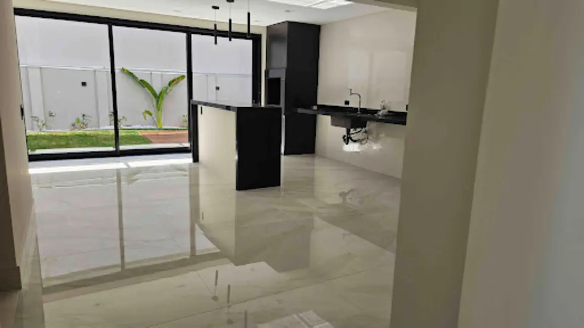 Casa de Condomínio com 3 quartos à venda, 250m2 em Conjunto Habitacional Alexandre Urbanas, Londrina - PR - imagem 5 Foto 5 de Casa de Condomínio com 3 quartos à venda, 250m2 em Conjunto Habitacional Alexandre Urbanas, Londrina - PR