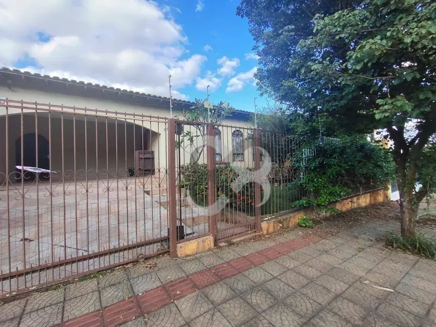 Foto 2 de Casa com 3 quartos à venda e para alugar, 326m2 em Jardim Alvorada, Londrina - PR