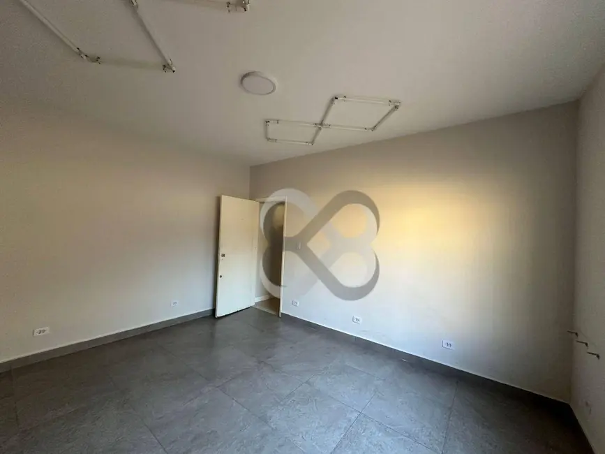 Casa com 3 quartos à venda, 450m2 em Santos Dumont, Londrina - PR - imagem 8 Foto 8 de Casa com 3 quartos à venda, 450m2 em Santos Dumont, Londrina - PR