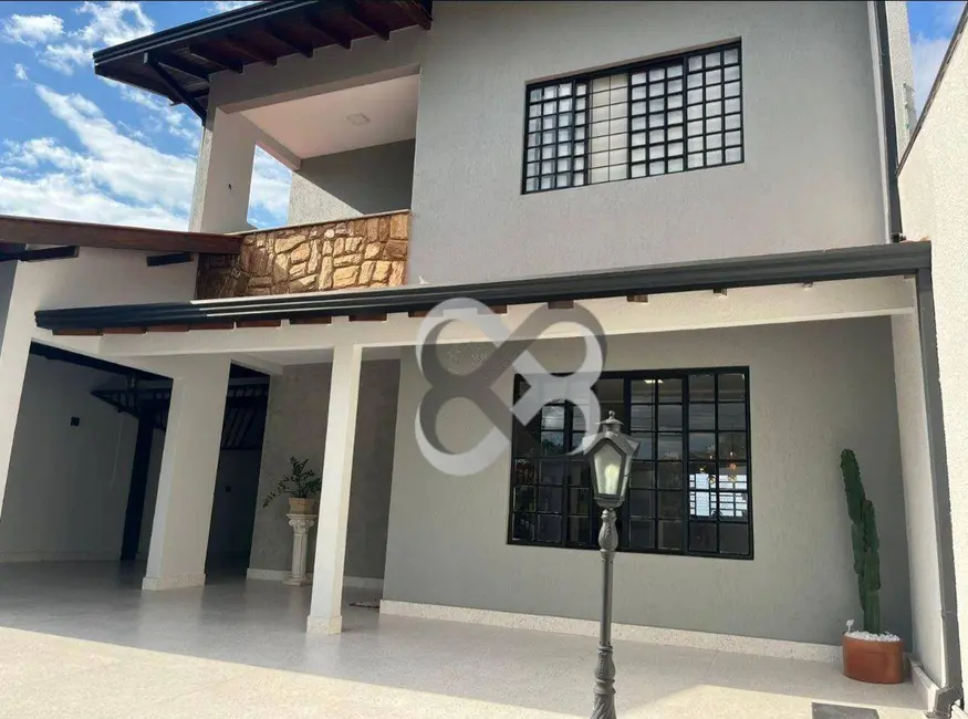 Foto 2 de Casa com 4 quartos à venda, 330m2 em Sabará I, Londrina - PR