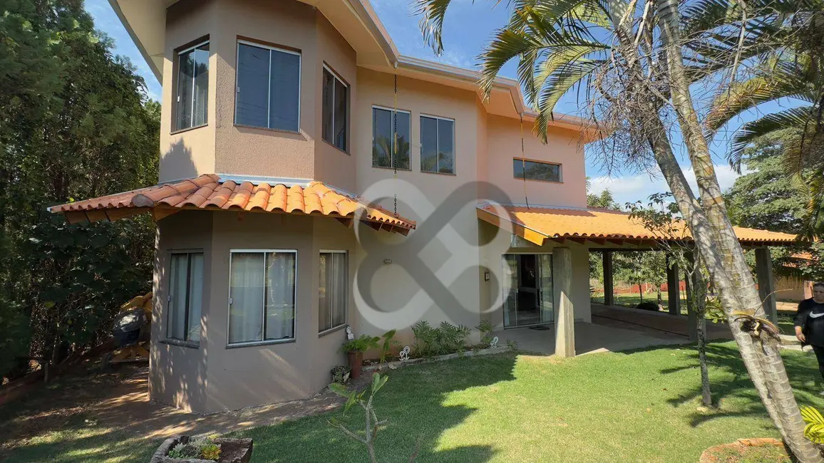 Foto 1 de Chácara com 4 quartos à venda, 2500m2 em Parque Industrial Buena Vista, Londrina - PR