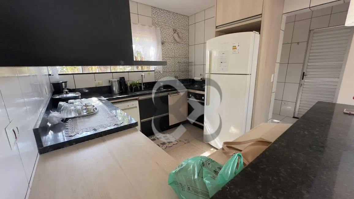 Foto 4 de Chácara com 4 quartos à venda, 2500m2 em Parque Industrial Buena Vista, Londrina - PR