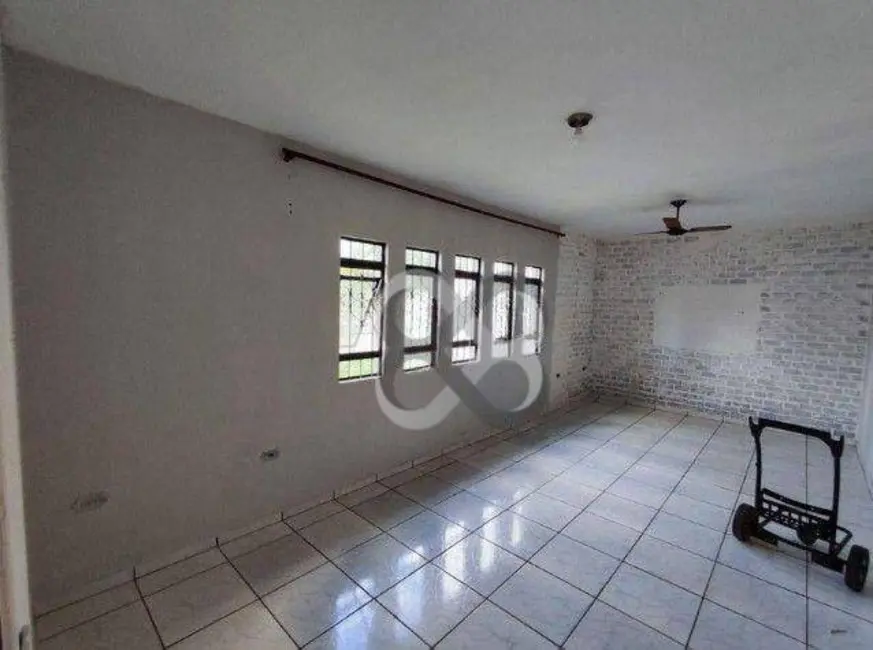 Casa com 3 quartos à venda, 255m2 em Londrina - PR - imagem 3 Foto 3 de Casa com 3 quartos à venda, 255m2 em Londrina - PR