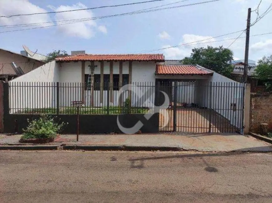 Casa com 3 quartos à venda, 255m2 em Londrina - PR - imagem 1 Foto 1 de Casa com 3 quartos à venda, 255m2 em Londrina - PR