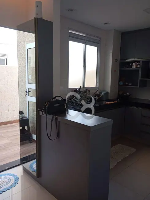 Apartamento com 2 quartos à venda, 48m2 em Londrina - PR - imagem 5 Foto 5 de Apartamento com 2 quartos à venda, 48m2 em Londrina - PR