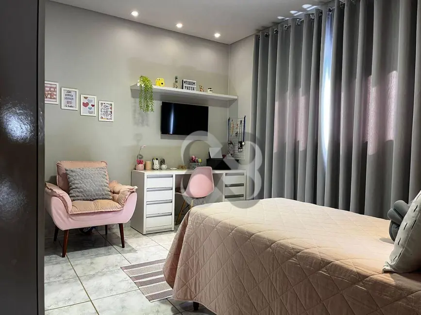 Foto 8 de Casa com 3 quartos à venda, 137m2 em Londrina - PR