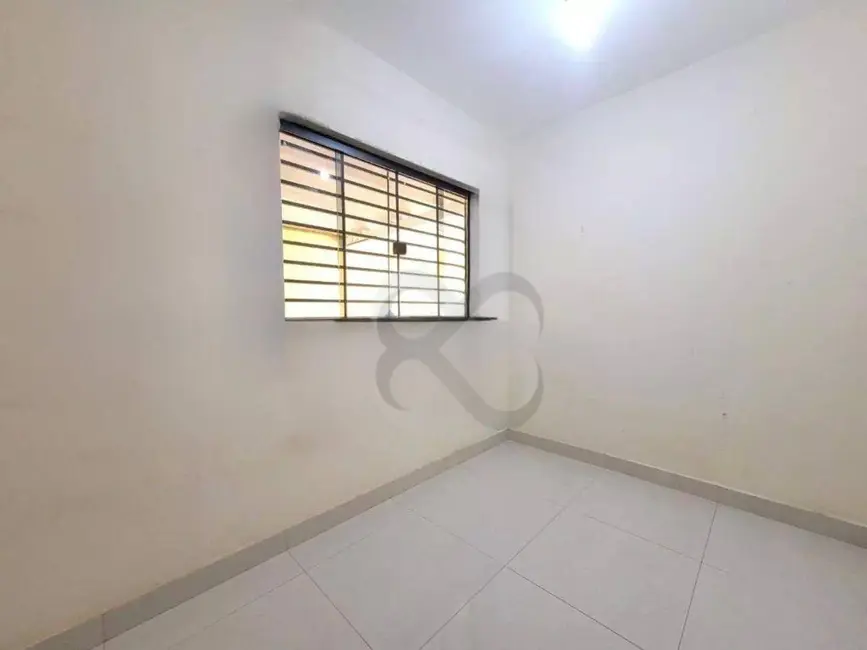 Casa com 4 quartos à venda, 200m2 em Conjunto Vivi Xavier, Londrina - PR - imagem 6 Foto 6 de Casa com 4 quartos à venda, 200m2 em Conjunto Vivi Xavier, Londrina - PR