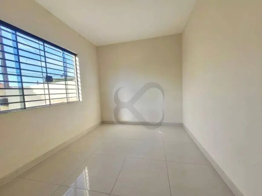 Casa com 4 quartos à venda, 200m2 em Conjunto Vivi Xavier, Londrina - PR - imagem 4 Foto 4 de Casa com 4 quartos à venda, 200m2 em Conjunto Vivi Xavier, Londrina - PR