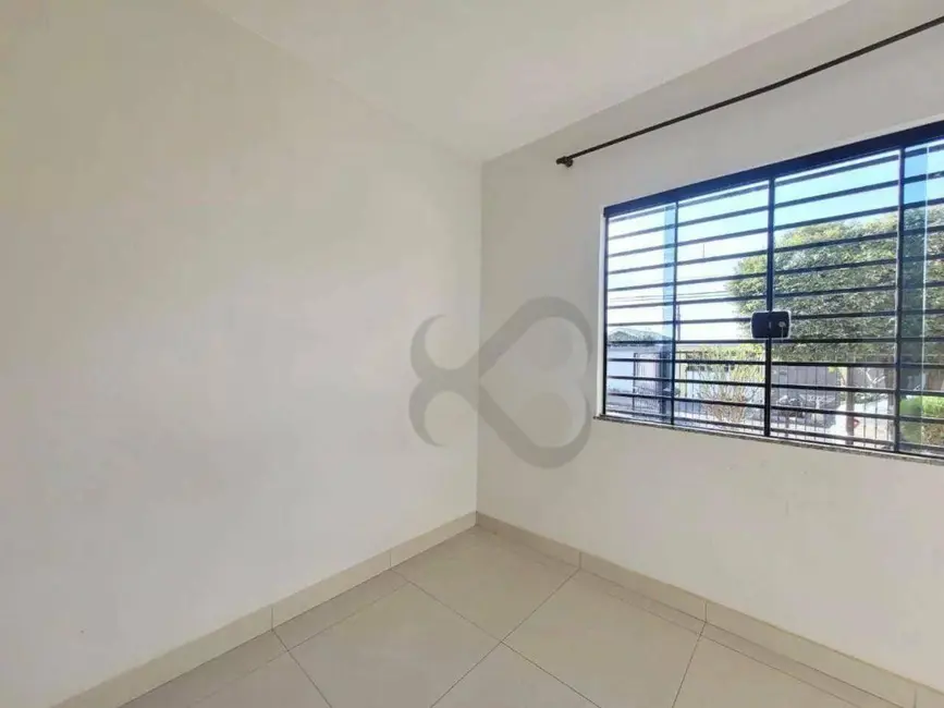 Casa com 4 quartos à venda, 200m2 em Conjunto Vivi Xavier, Londrina - PR - imagem 5 Foto 5 de Casa com 4 quartos à venda, 200m2 em Conjunto Vivi Xavier, Londrina - PR