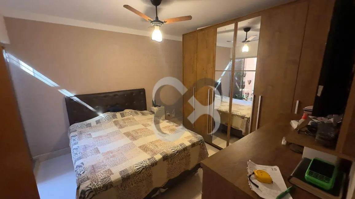 Casa com 4 quartos à venda, 200m2 em Conjunto Vivi Xavier, Londrina - PR - imagem 9 Foto 9 de Casa com 4 quartos à venda, 200m2 em Conjunto Vivi Xavier, Londrina - PR