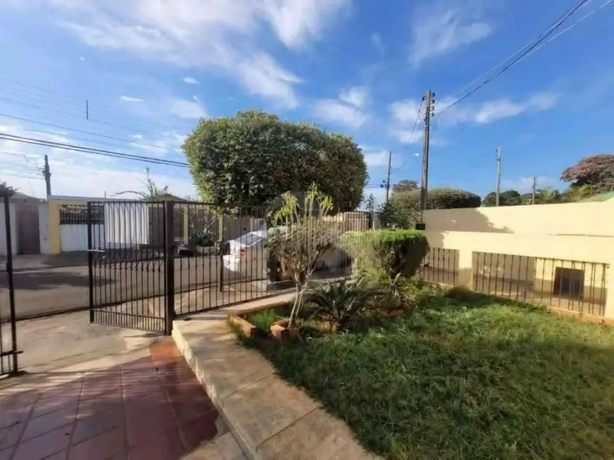 Casa com 4 quartos à venda, 200m2 em Conjunto Vivi Xavier, Londrina - PR - imagem 2 Foto 2 de Casa com 4 quartos à venda, 200m2 em Conjunto Vivi Xavier, Londrina - PR