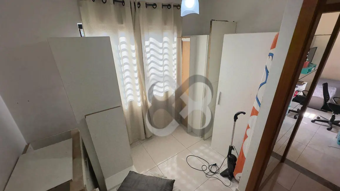 Casa com 4 quartos à venda, 200m2 em Conjunto Vivi Xavier, Londrina - PR - imagem 2 Foto 2 de Casa com 4 quartos à venda, 200m2 em Conjunto Vivi Xavier, Londrina - PR