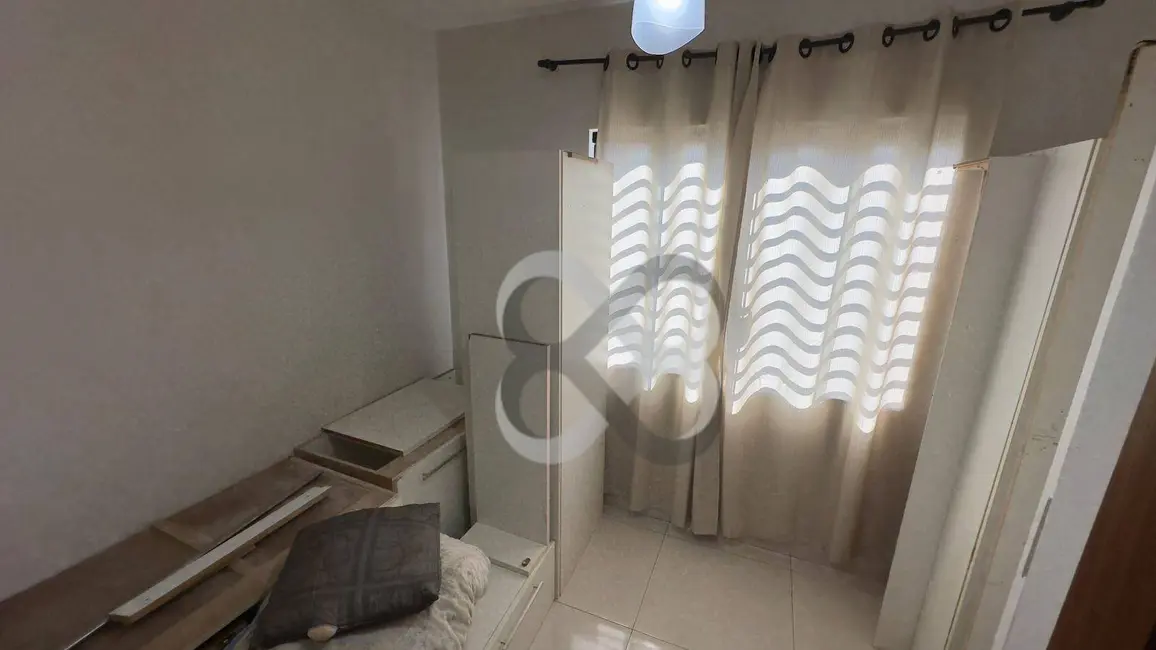 Casa com 4 quartos à venda, 200m2 em Conjunto Vivi Xavier, Londrina - PR - imagem 6 Foto 6 de Casa com 4 quartos à venda, 200m2 em Conjunto Vivi Xavier, Londrina - PR