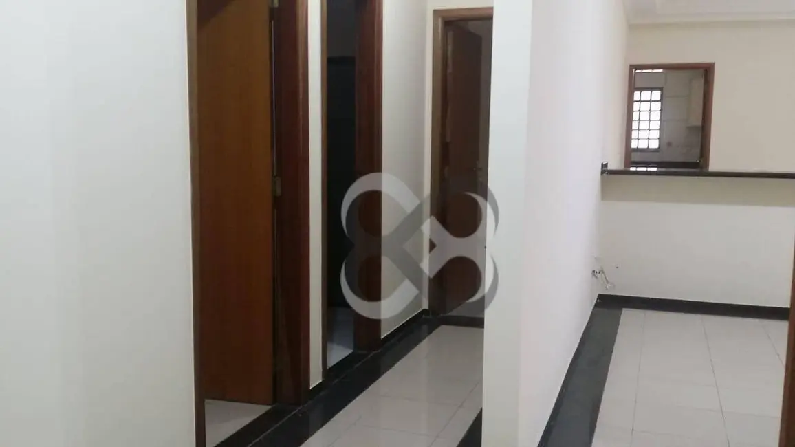 Casa com 3 quartos à venda, 409m2 em Londrina - PR - imagem 8 Foto 8 de Casa com 3 quartos à venda, 409m2 em Londrina - PR