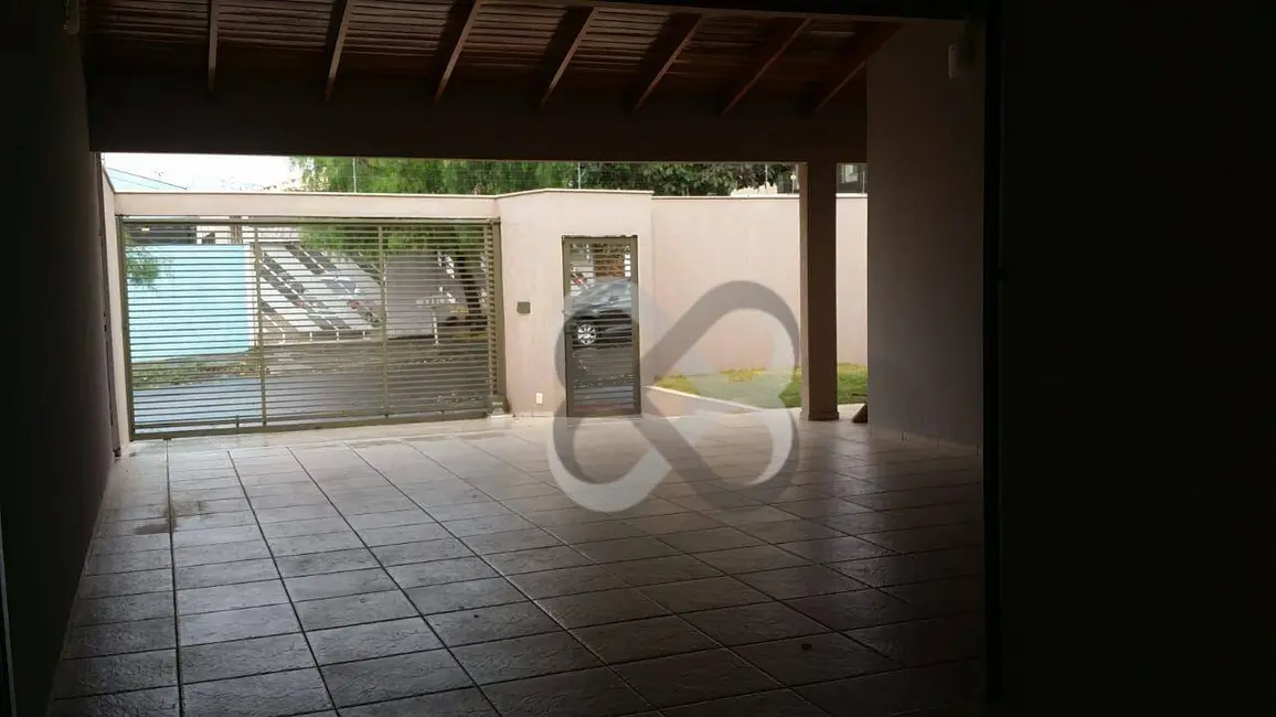 Casa com 3 quartos à venda, 409m2 em Londrina - PR - imagem 2 Foto 2 de Casa com 3 quartos à venda, 409m2 em Londrina - PR