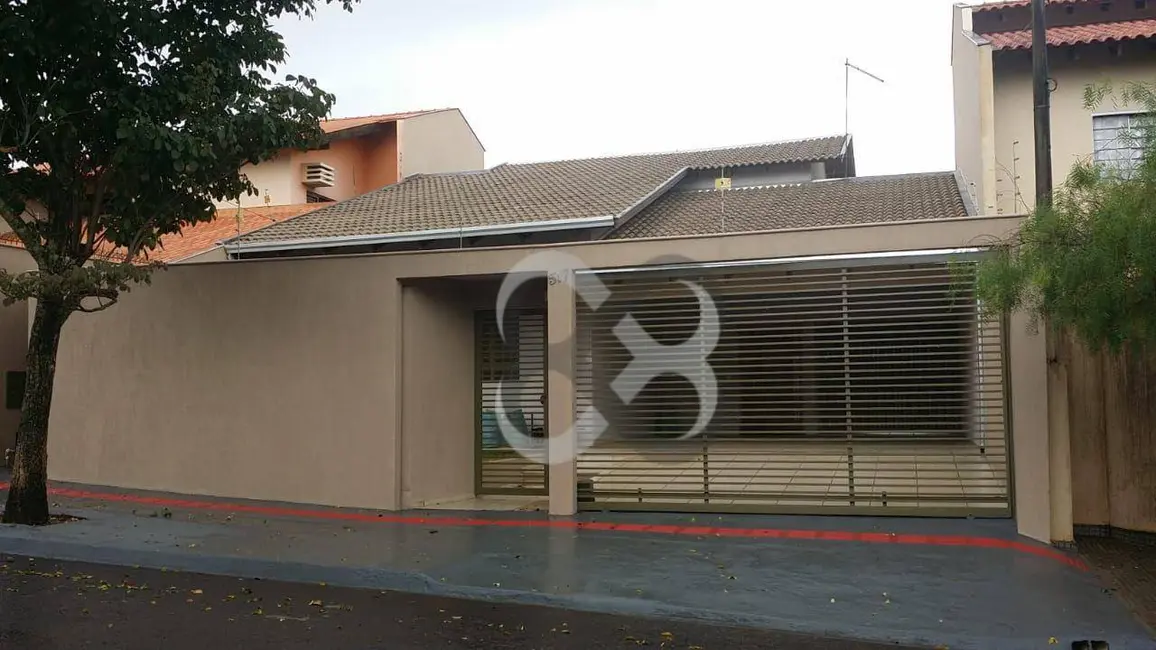 Casa com 3 quartos à venda, 409m2 em Londrina - PR - imagem 1 Foto 1 de Casa com 3 quartos à venda, 409m2 em Londrina - PR