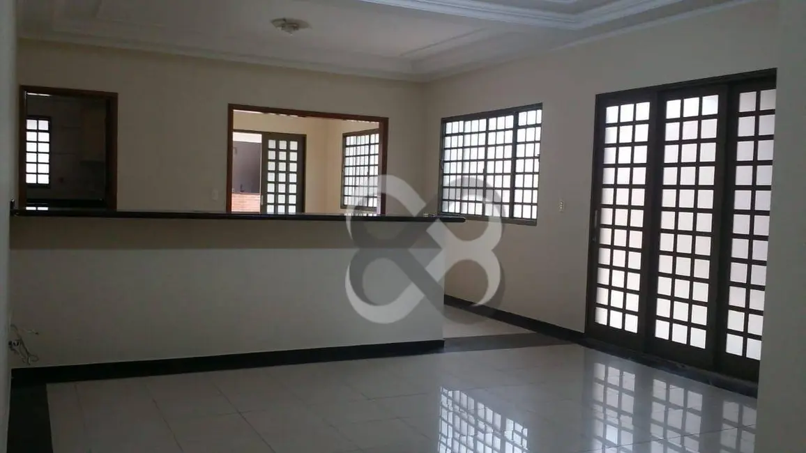 Casa com 3 quartos à venda, 409m2 em Londrina - PR - imagem 7 Foto 7 de Casa com 3 quartos à venda, 409m2 em Londrina - PR