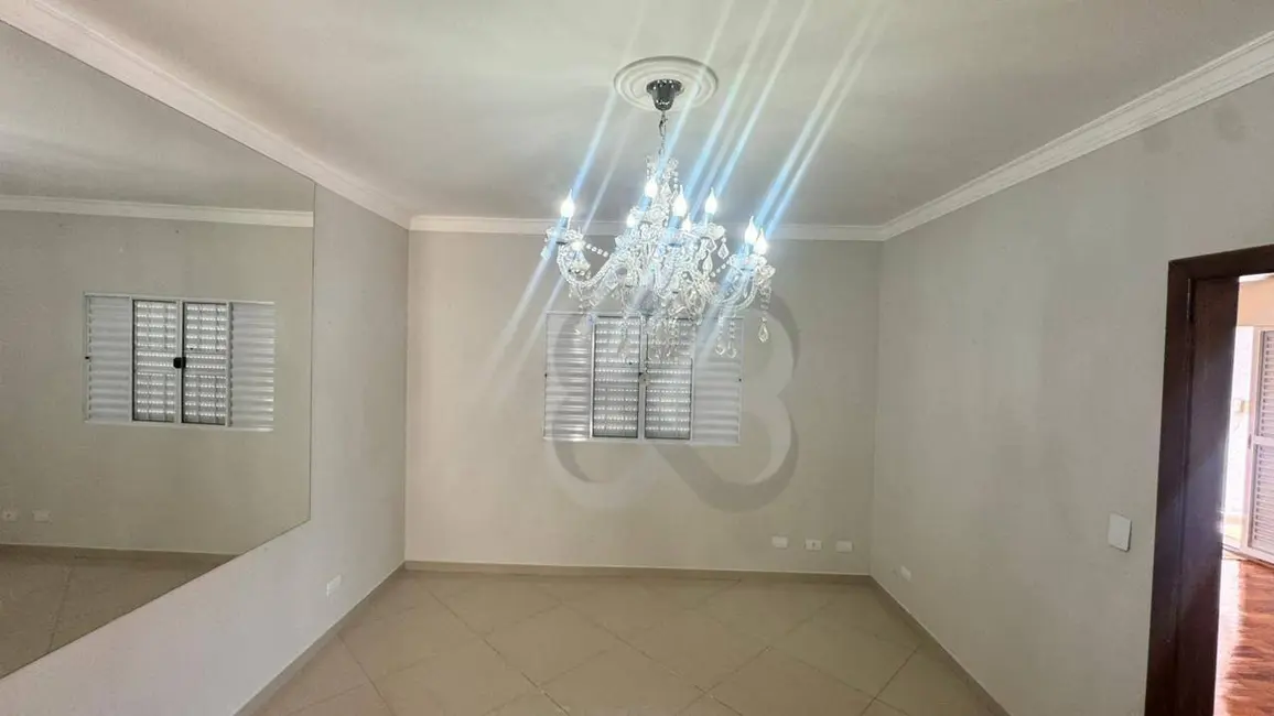 Foto 5 de Casa com 3 quartos à venda, 195m2 em Londrina - PR
