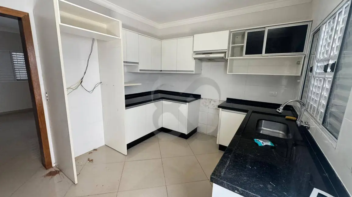 Foto 7 de Casa com 3 quartos à venda, 195m2 em Londrina - PR