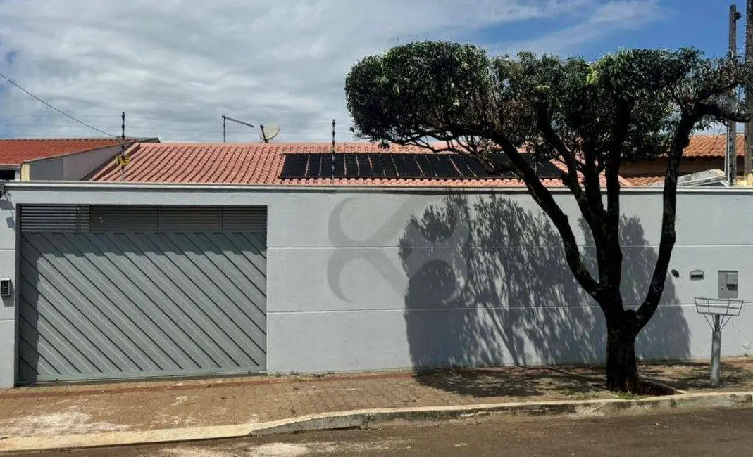 Foto 1 de Casa com 3 quartos à venda, 195m2 em Londrina - PR