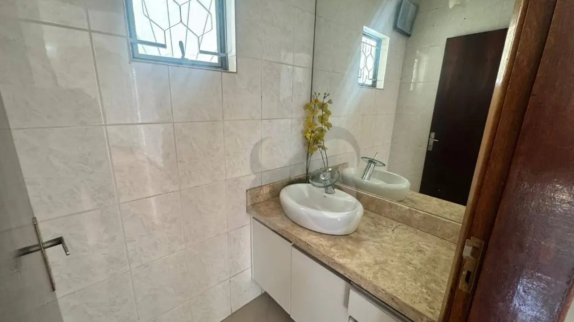 Foto 4 de Casa com 3 quartos à venda, 195m2 em Londrina - PR