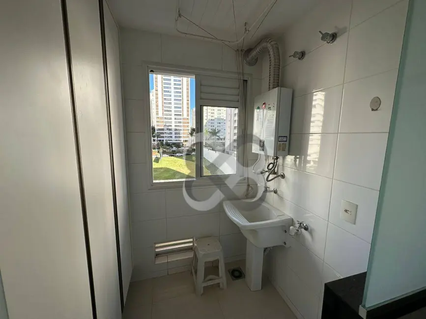 Apartamento com 2 quartos para alugar, 130m2 em Londrina - PR - imagem 8 Foto 8 de Apartamento com 2 quartos para alugar, 130m2 em Londrina - PR