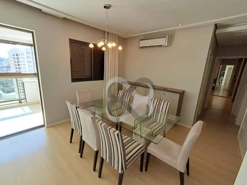 Apartamento com 3 quartos à venda, 194m2 em Londrina - PR - imagem 8 Foto 8 de Apartamento com 3 quartos à venda, 194m2 em Londrina - PR