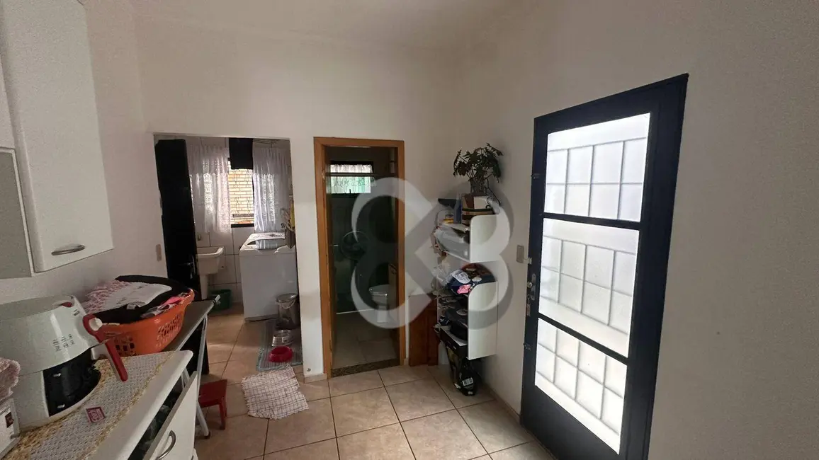 Casa com 3 quartos à venda, 300m2 em Londrina - PR - imagem 6 Foto 6 de Casa com 3 quartos à venda, 300m2 em Londrina - PR