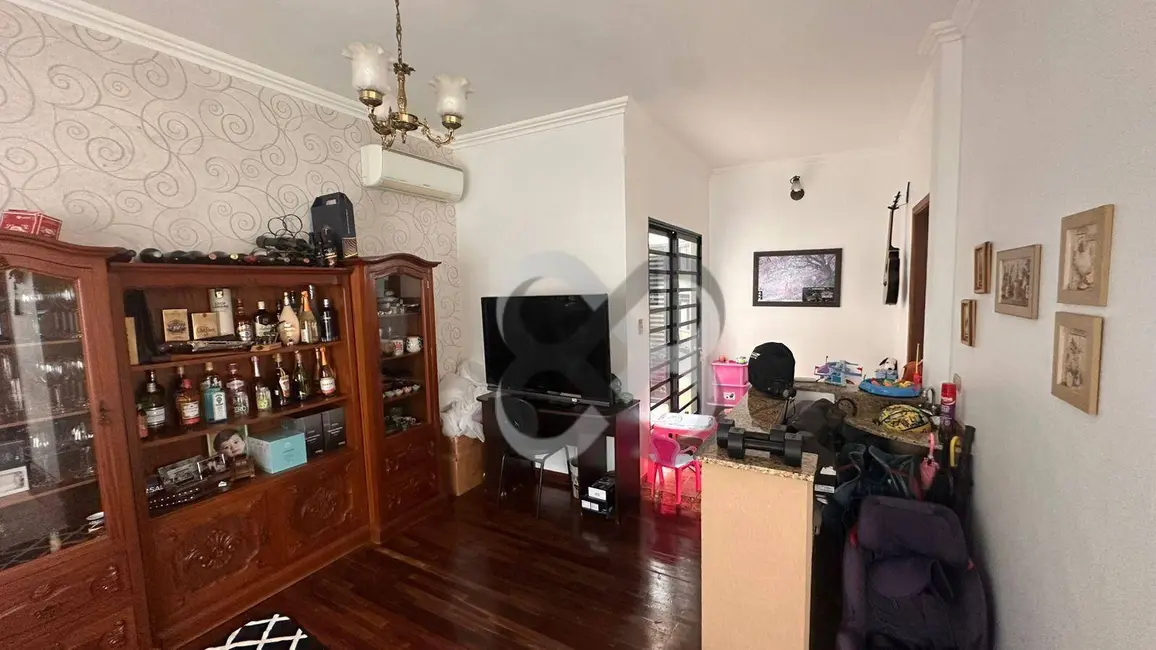 Casa com 3 quartos à venda, 300m2 em Londrina - PR - imagem 4 Foto 4 de Casa com 3 quartos à venda, 300m2 em Londrina - PR