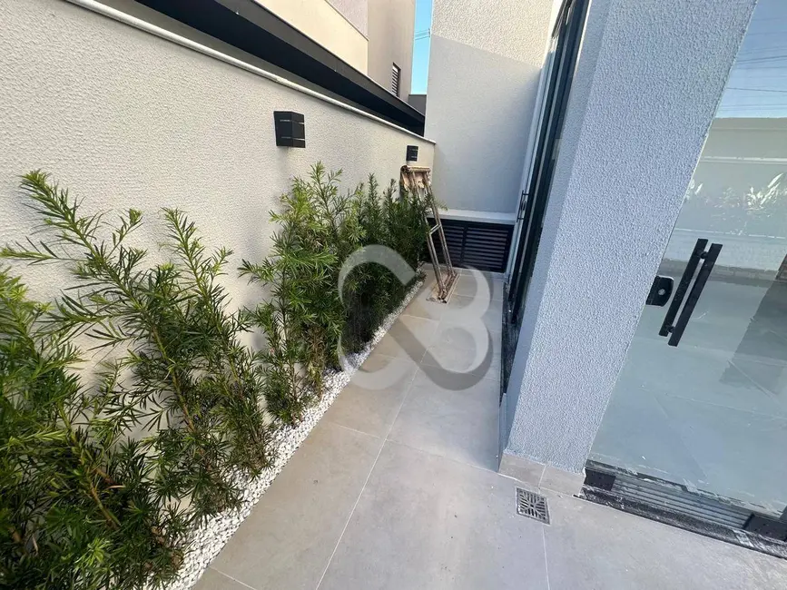 Casa de Condomínio com 3 quartos à venda, 265m2 em Conjunto Habitacional Alexandre Urbanas, Londrina - PR - imagem 9 Foto 9 de Casa de Condomínio com 3 quartos à venda, 265m2 em Conjunto Habitacional Alexandre Urbanas, Londrina - PR