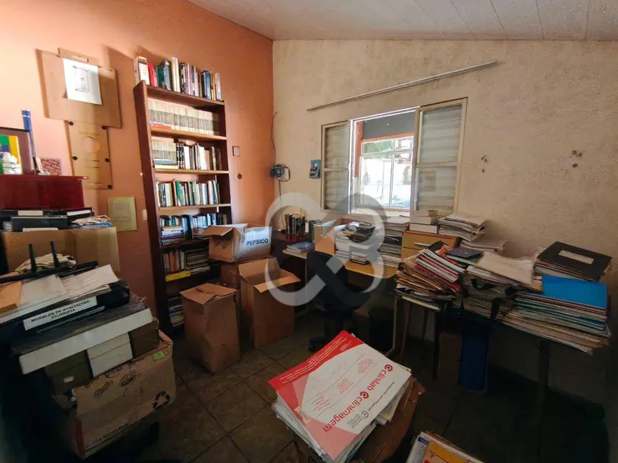 Sobrado com 5 quartos à venda, 300m2 em Champagnat, Londrina - PR - imagem 3 Foto 3 de Sobrado com 5 quartos à venda, 300m2 em Champagnat, Londrina - PR