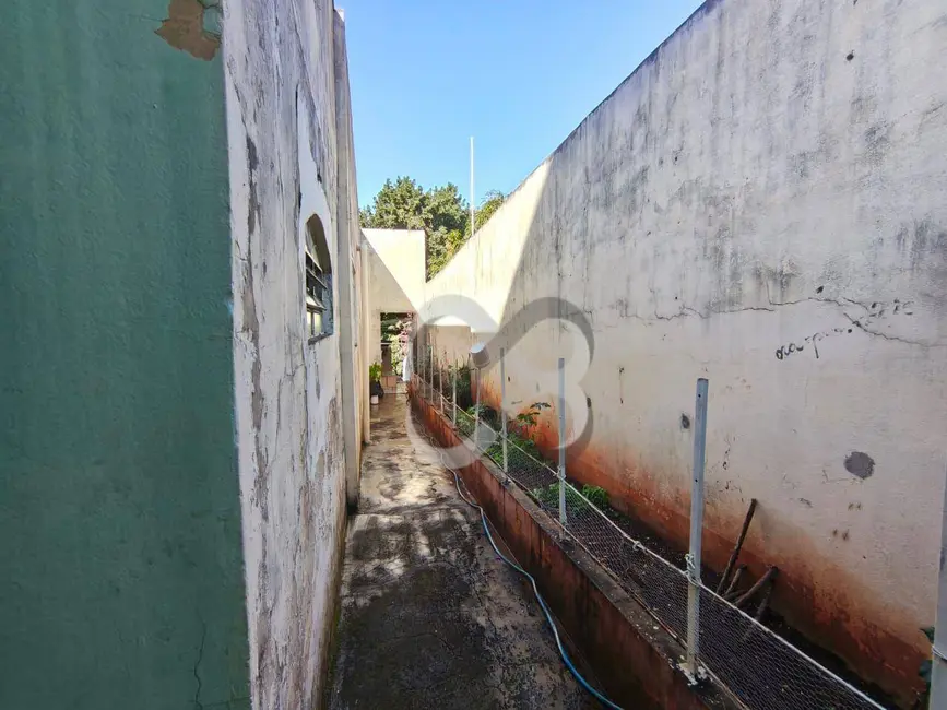 Sobrado com 5 quartos à venda, 300m2 em Champagnat, Londrina - PR - imagem 5 Foto 5 de Sobrado com 5 quartos à venda, 300m2 em Champagnat, Londrina - PR