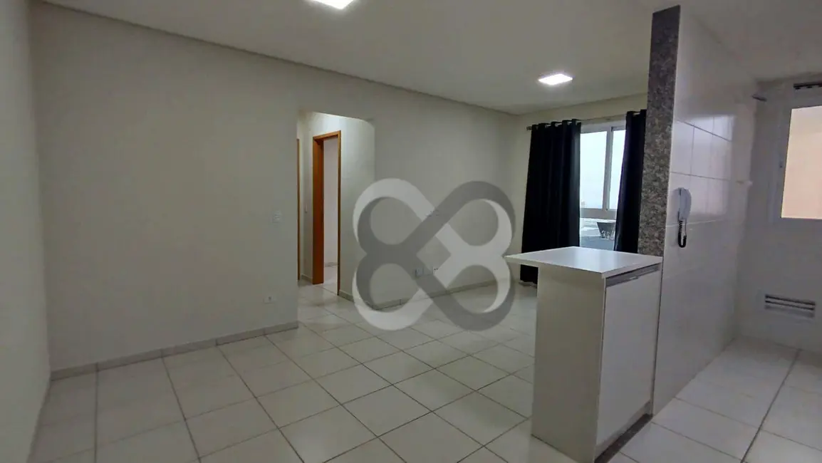 Foto 3 de Apartamento com 2 quartos para alugar, 100m2 em Centro, Londrina - PR