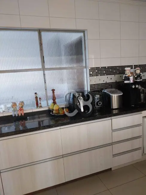 Apartamento com 3 quartos à venda, 154m2 em Centro, Londrina - PR - imagem 6 Foto 6 de Apartamento com 3 quartos à venda, 154m2 em Centro, Londrina - PR