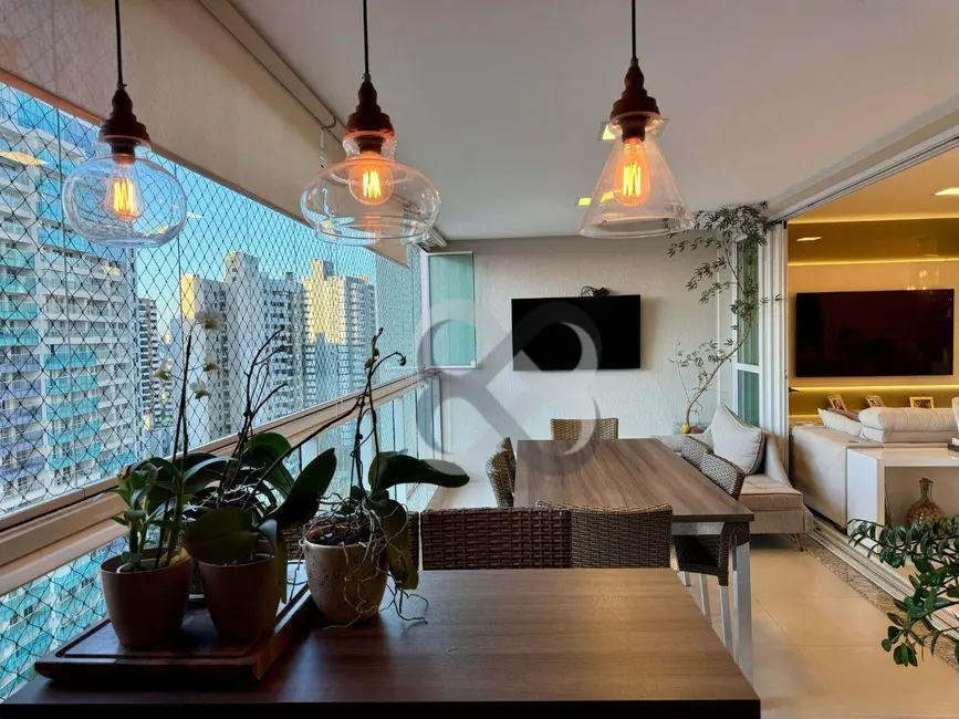 Apartamento com 3 quartos à venda, 262m2 em Gleba Fazenda Palhano, Londrina - PR - imagem 8 Foto 8 de Apartamento com 3 quartos à venda, 262m2 em Gleba Fazenda Palhano, Londrina - PR