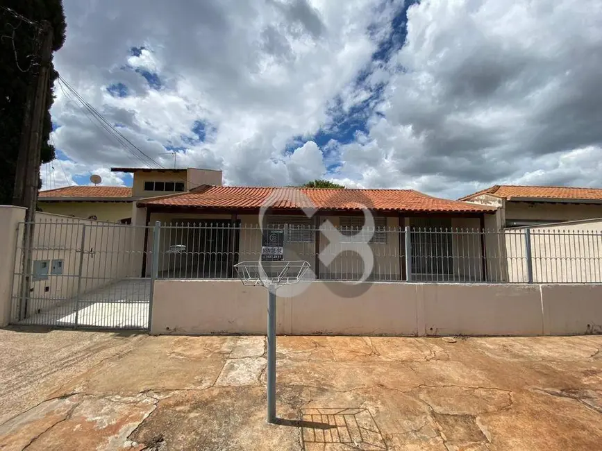 Foto 2 de Casa com 3 quartos à venda, 300m2 em Antares, Londrina - PR