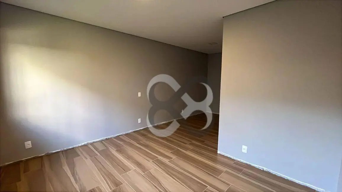 Foto 5 de Casa com 3 quartos à venda, 300m2 em Rolandia - PR