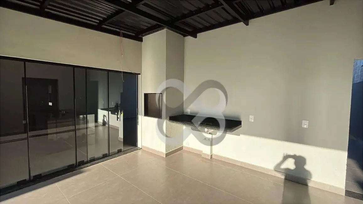 Foto 2 de Casa com 3 quartos à venda, 300m2 em Rolandia - PR