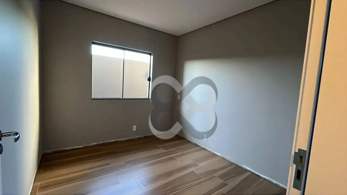 Foto 6 de Casa com 3 quartos à venda, 300m2 em Rolandia - PR