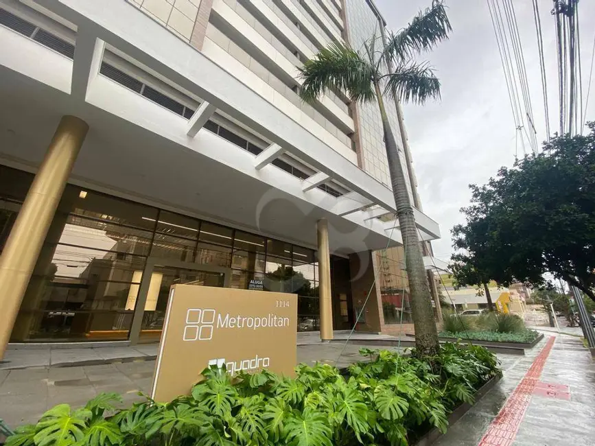 Sala Comercial à venda e para alugar, 117m2 em Centro, Londrina - PR - imagem 3 Foto 3 de Sala Comercial à venda e para alugar, 117m2 em Centro, Londrina - PR