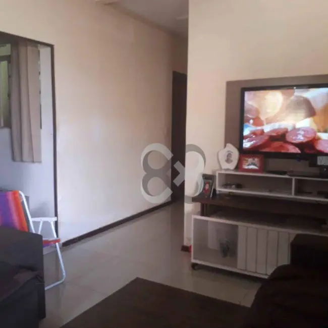 Casa com 3 quartos à venda, 200m2 em Jardim Roma, Londrina - PR - imagem 2 Foto 2 de Casa com 3 quartos à venda, 200m2 em Jardim Roma, Londrina - PR
